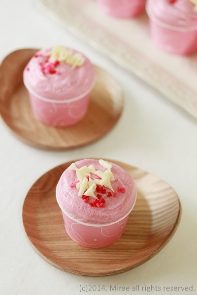 ũ<br>RASPBERRY CUPCAKES<br><font color=red></font>