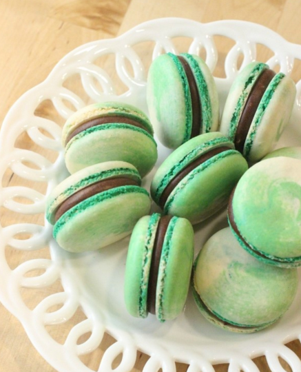 Ʈ ī  (Mint Choco Macaron)